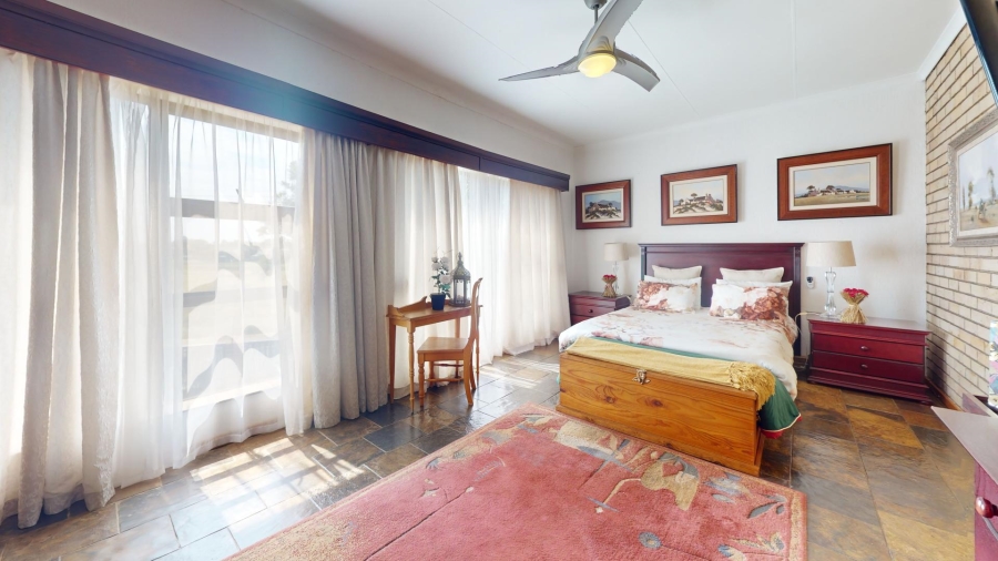 6 Bedroom Property for Sale in Van Der Hoff Park North West